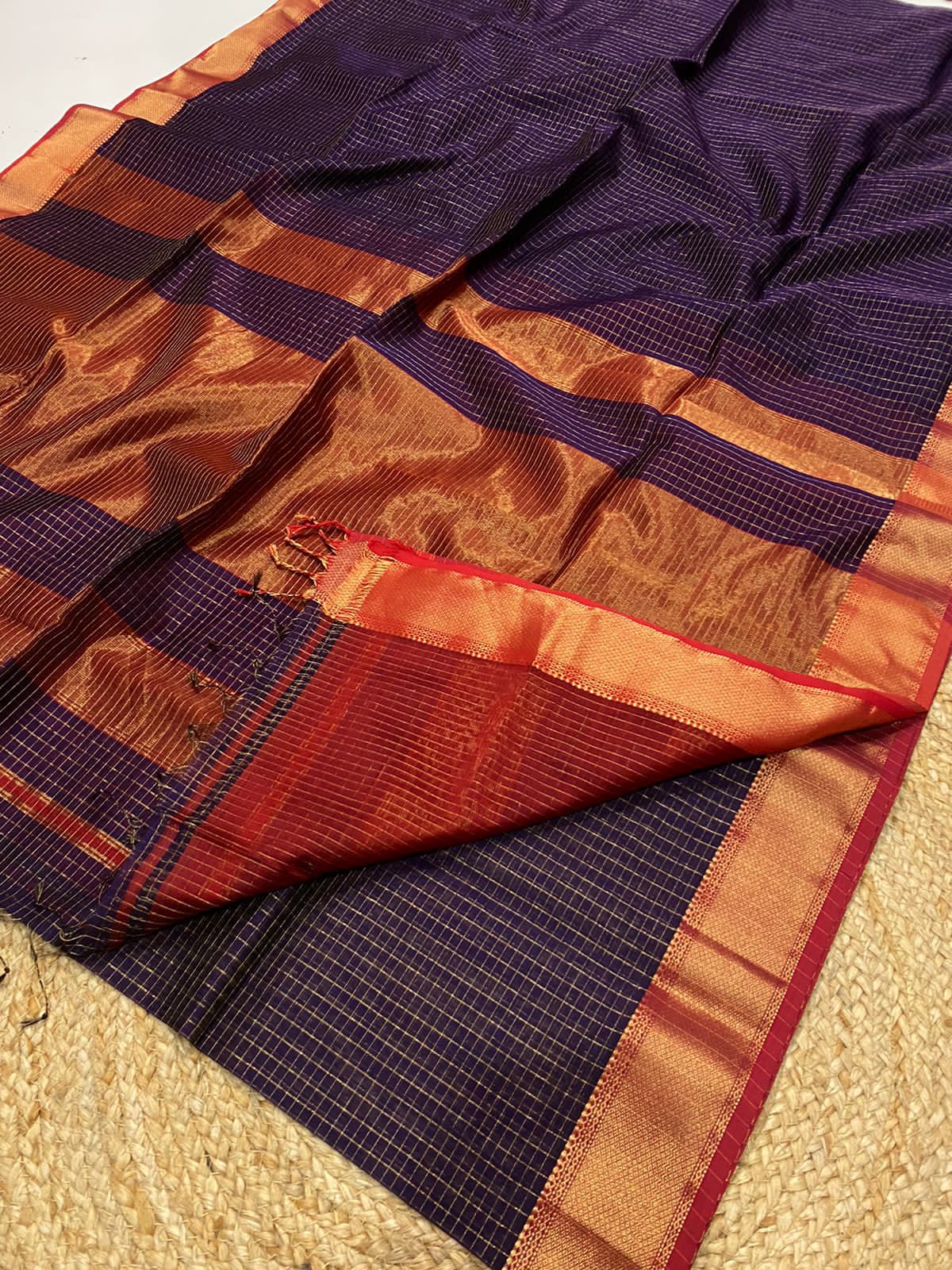 Maheshwari Silk Saree with Zari Checks and Heavy Pallu - Image 2