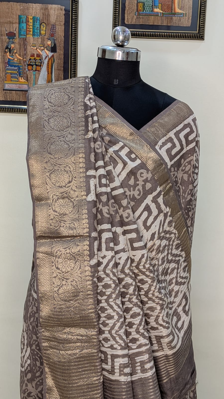 Dola Silk Saree with Dabu Print and Zari Border - Image 5