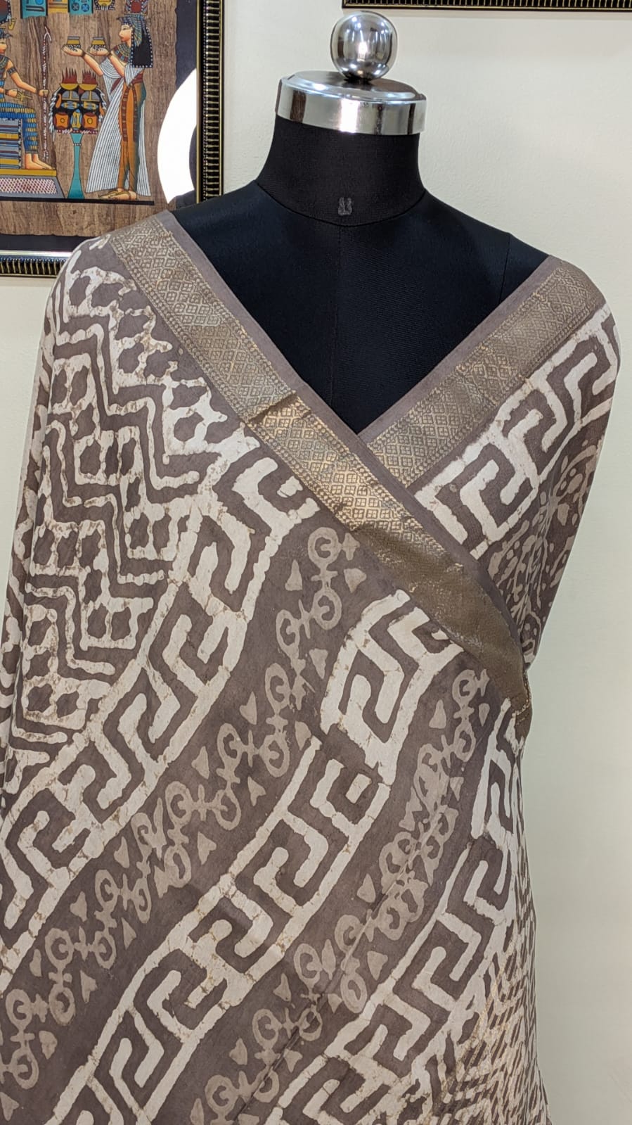 Dola Silk Saree with Dabu Print and Zari Border - Image 4